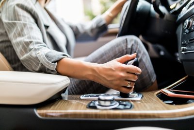 Rijlessen: Automatische vs. Handgeschakelde Auto's